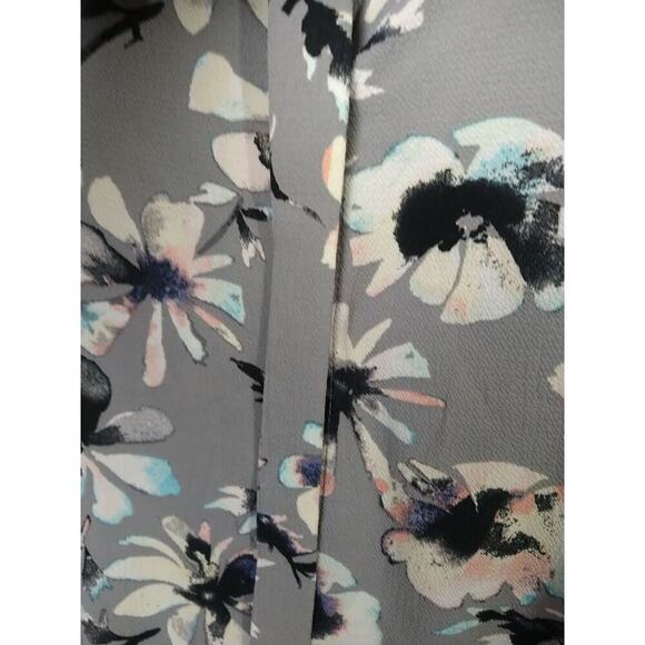 C&e Woman's S Blouse Grey Floral Button V Neck Lightweight Business Casual - Picture 3 of 8